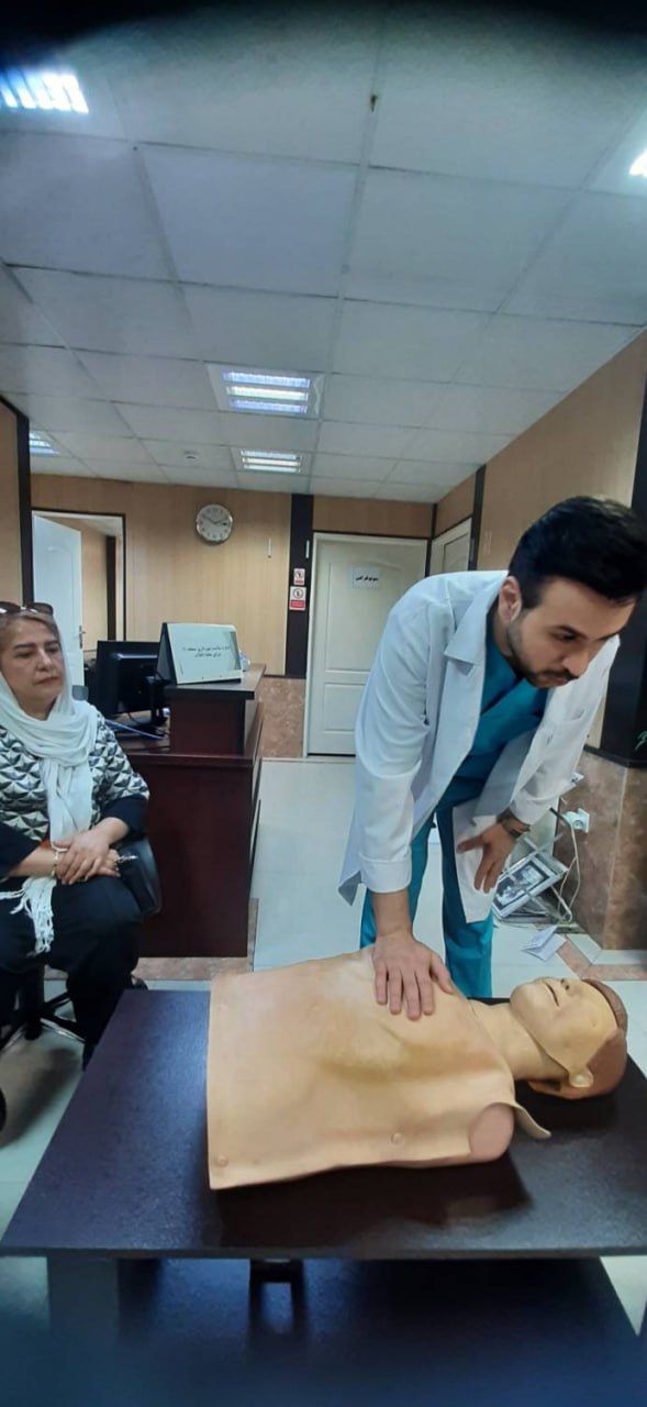 برگزاری کارگاه آموزش احیای قلبی‌ریوی پایه ویژه عموم در بیمارستان مدائن